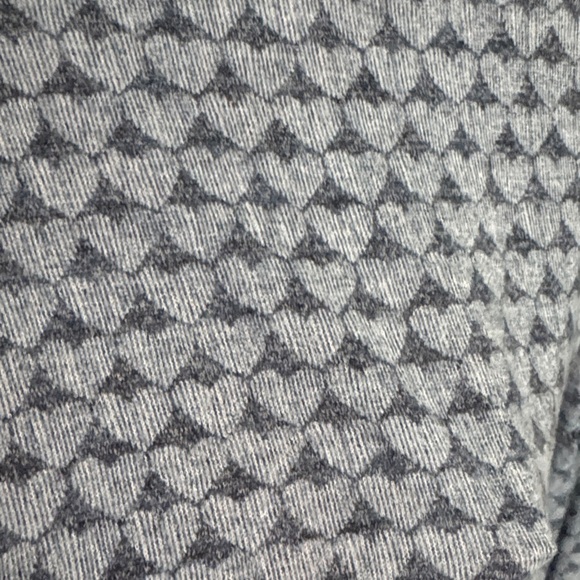 LC Lauren Conrad Navy heart Patterned trumpet sleeve Blouse - Picture 3 of 9